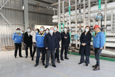 2022年12月15日，時任浙江省發展改革委黨組成員、副主任吳紅梅蒞臨景興紙業調研企業用能、節能工作