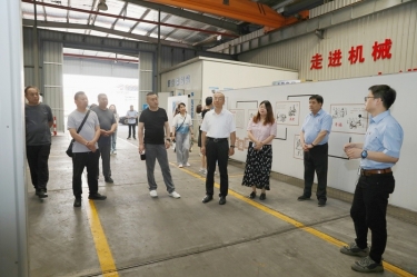 實地觀摩促交流 技能賦能助發(fā)展 | 山東省淄博市淄川區(qū)總工會黨組成員、副主席馮進明一行蒞臨景興紙業(yè)調(diào)研交流